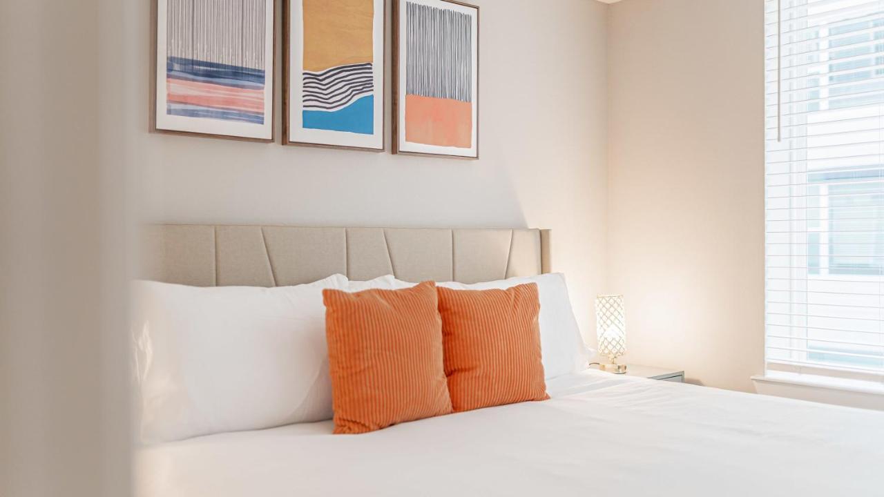 Апартаменты Upscale Modern Apts - Free Parking, Fast Wifi, Courtyard Остин Экстерьер фото
